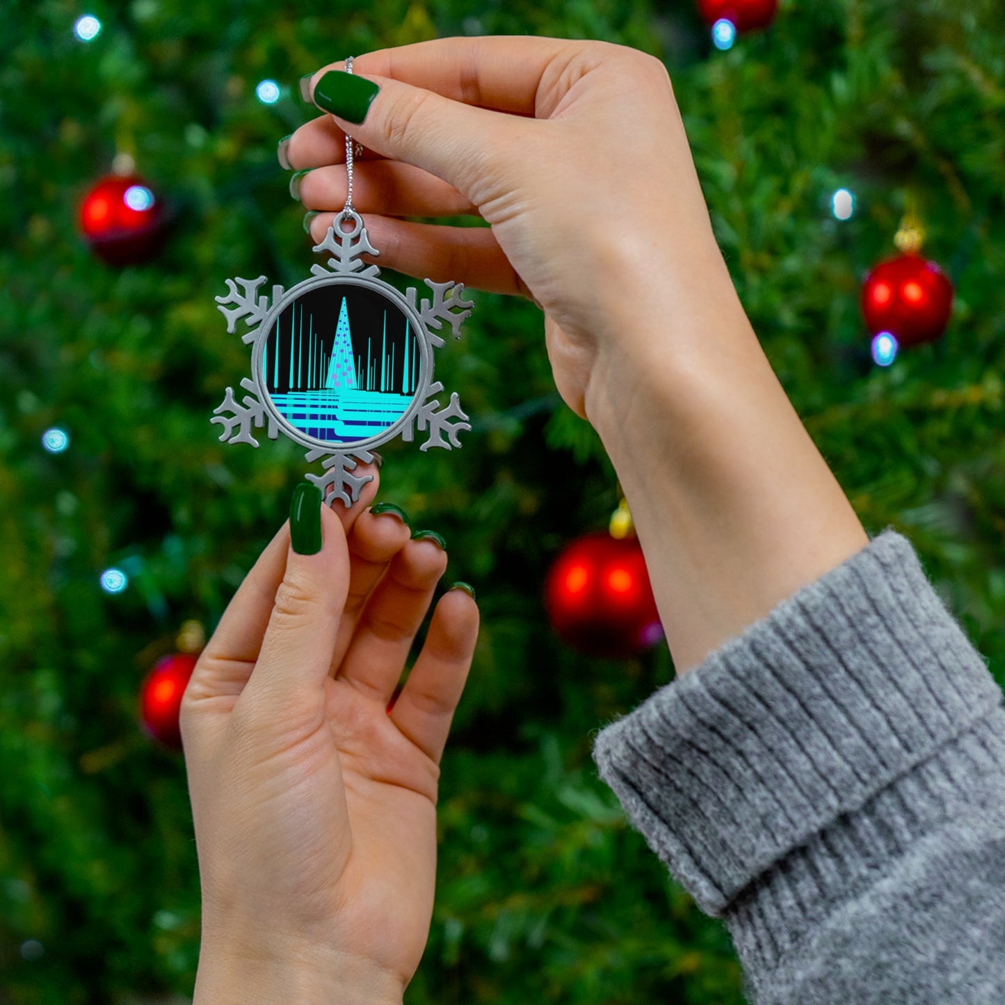 Nouveau Christmas - Pewter Snowflake
