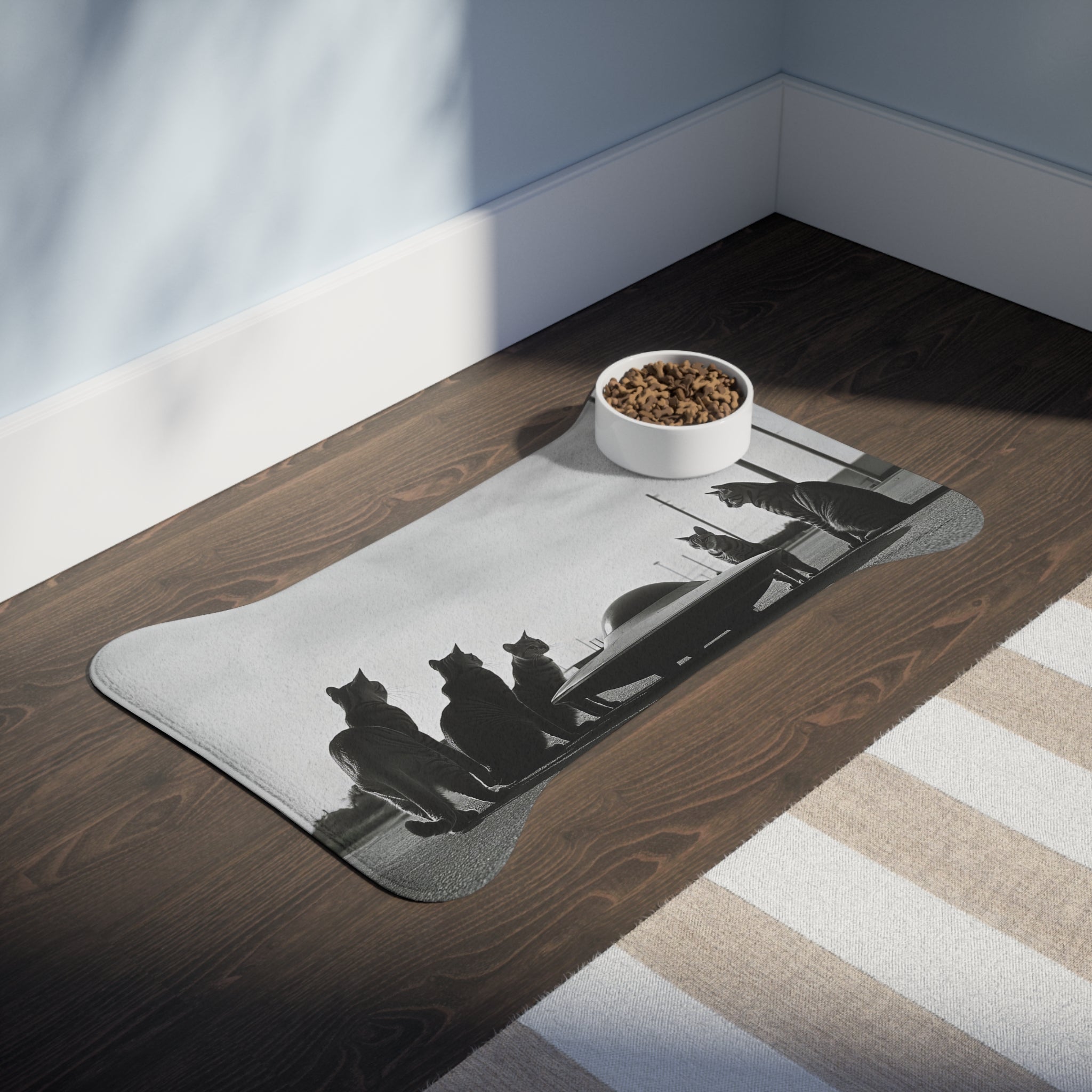 UFO Encounters Feeding Mat